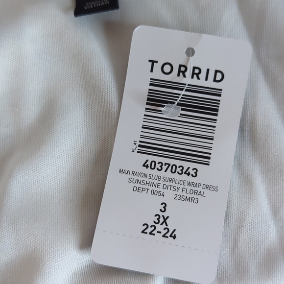 Torrid Floral Flutter Sleeves Maxi Wrap Dress 3X NWT - Picture 9 of 11